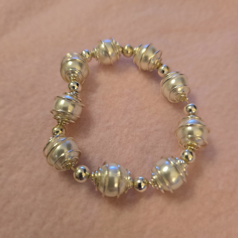 Elegant Silver And White Beaded Bracelet